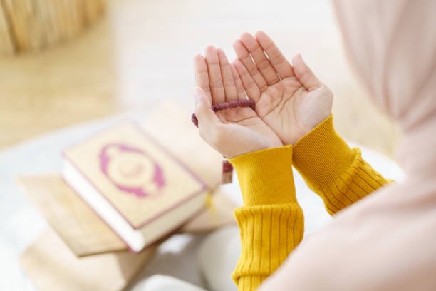 Berdoa dengan sungguh-sungguh